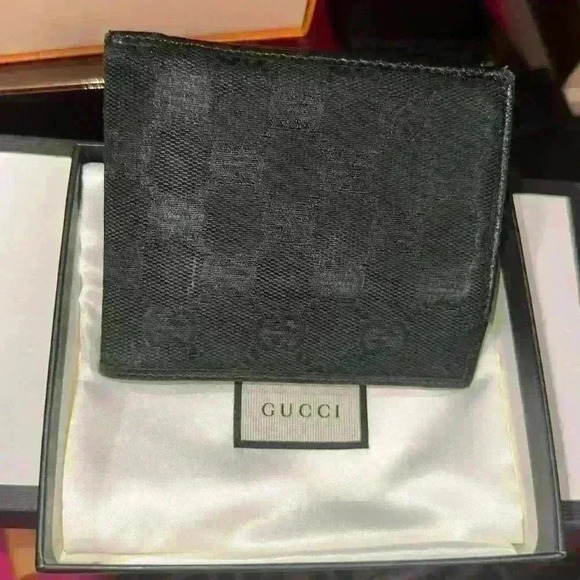 Gucci Men’s wallet - Picture 1 of 7